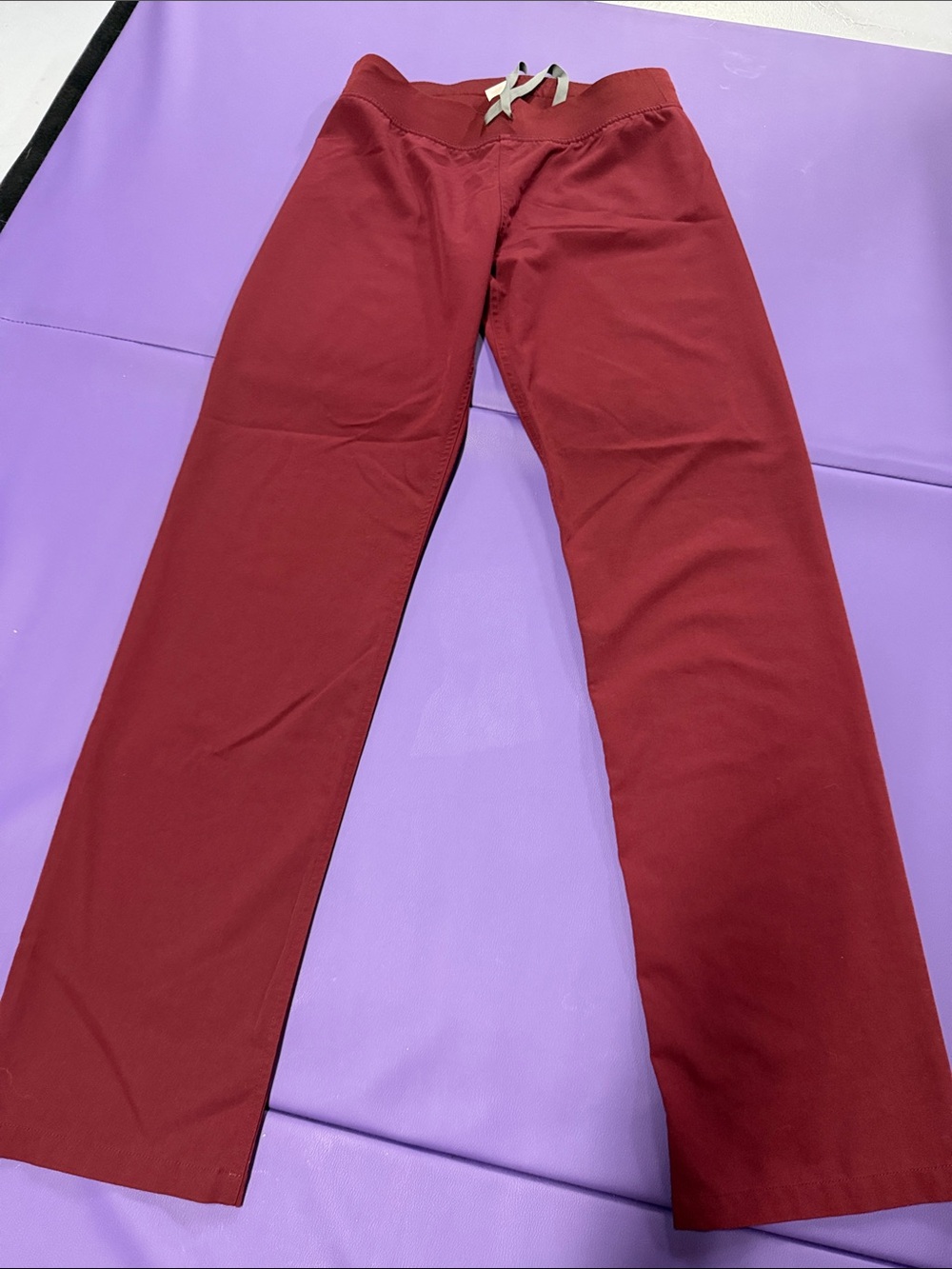 Figs Women's Straight Leg Drawstring Pants - Burgundy